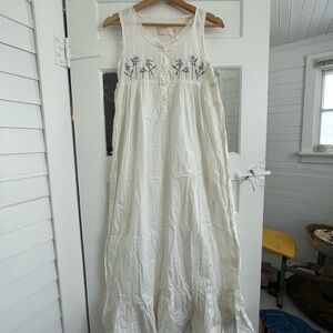 Vintage Floral Embroidered White Cotton Nightie